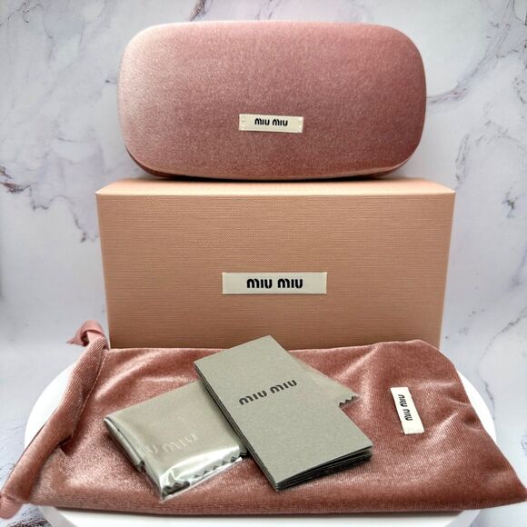 New MIU MIU Sunglasses - Picture 14 of 16